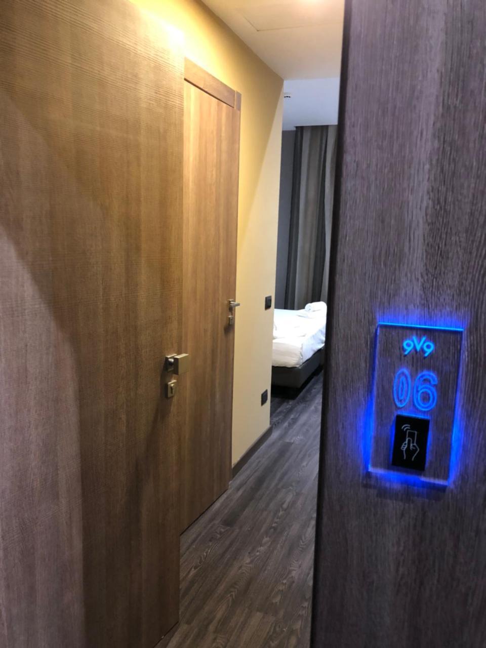 V99 Hotel Rom