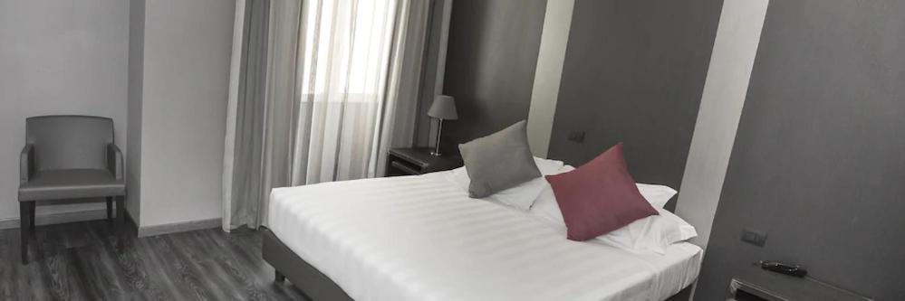 V99 Hotel Rom