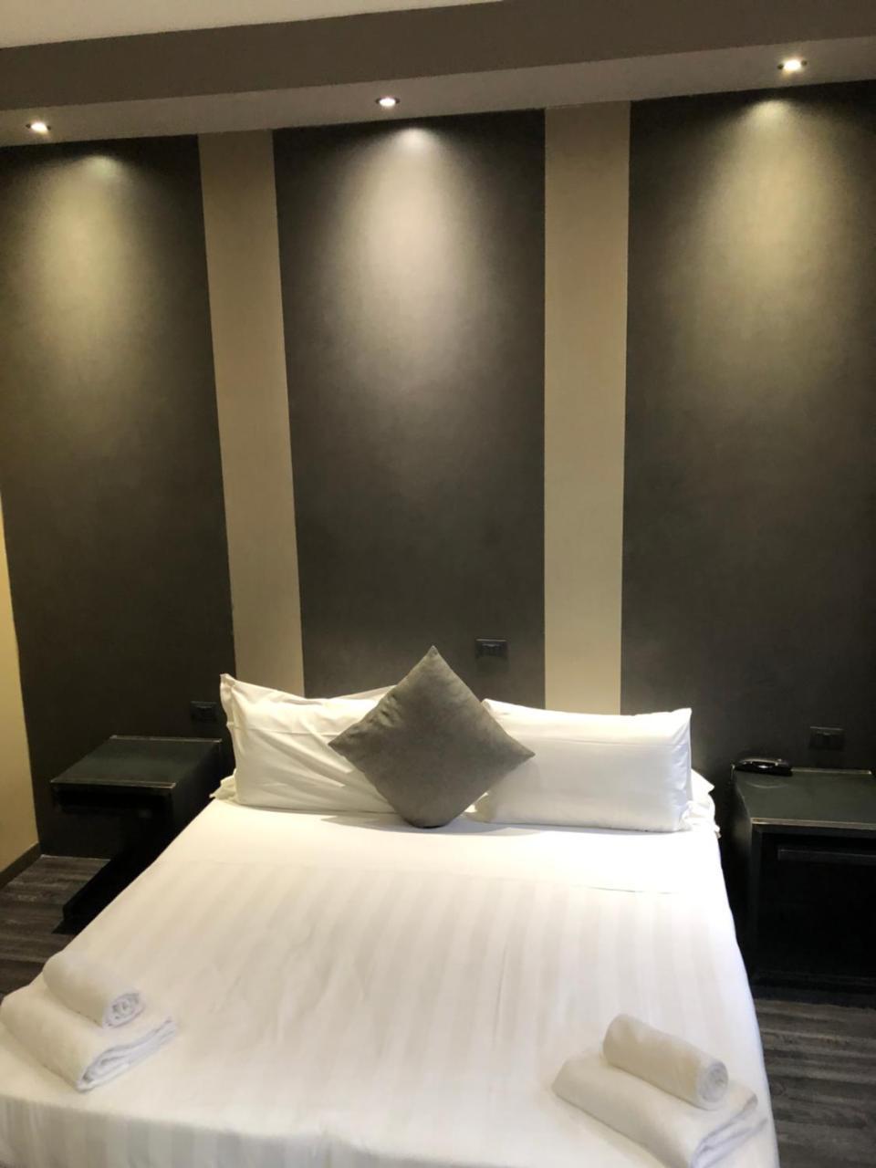 Hotel V99 Rom